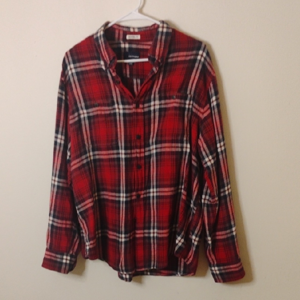 Basic Editions Red and Black Plaid Men's Large shirt